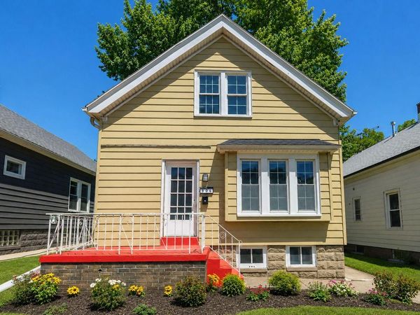 306 W Harrison AVENUE, Milwaukee, WI 53207