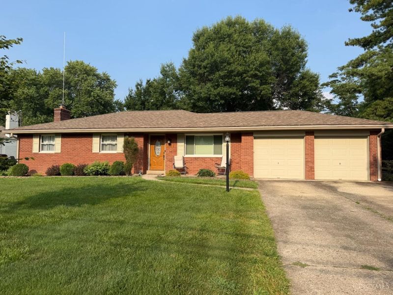 6080 Peachview Dr, Green Township, OH 45247 Photo 2