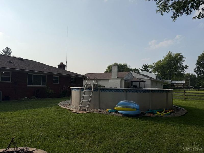 6080 Peachview Dr, Green Township, OH 45247 Photo 6