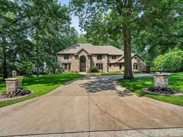 205 Greenfield Drive, Middlebury, IN 46540