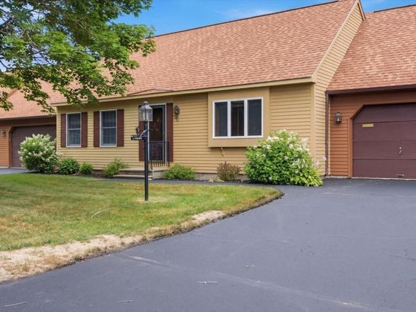 56 Old Carriage Road, Unit 56, Auburn, ME 04210