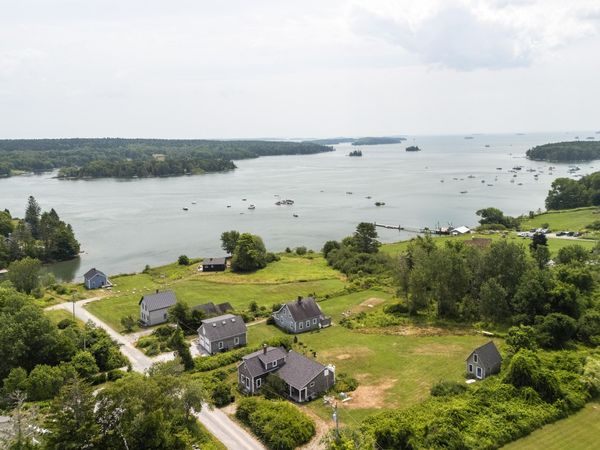 15 Creek Road , Bremen, ME 04551