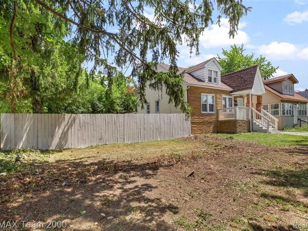 6900 Westwood Street, Detroit, MI 48228