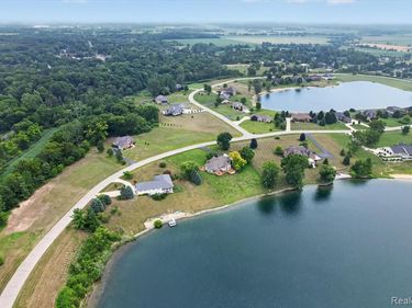 9041 Mirage Lake Drive, York Township, Mi 48160