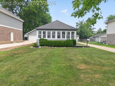 22323 Ridgeway Street, St Clair Shores, Mi 48080