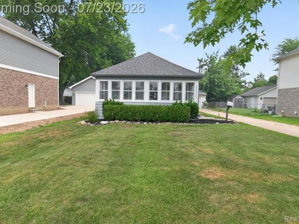 22323 Ridgeway Street, St. Clair Shores, MI 48080