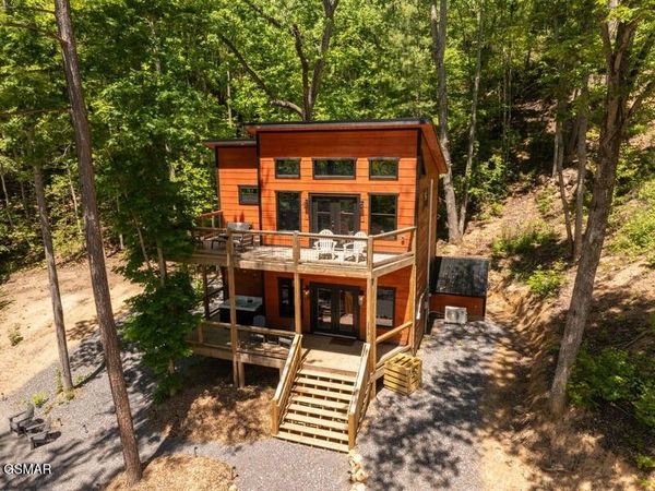 2672 Sulpher Springs Road , Sevierville, TN 37862