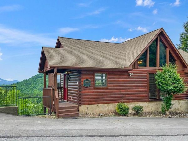 1644 Pinewood Way , Sevierville, TN 37862