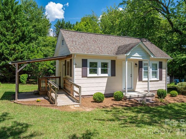 214 23rd Street NW, Hickory, NC 28601