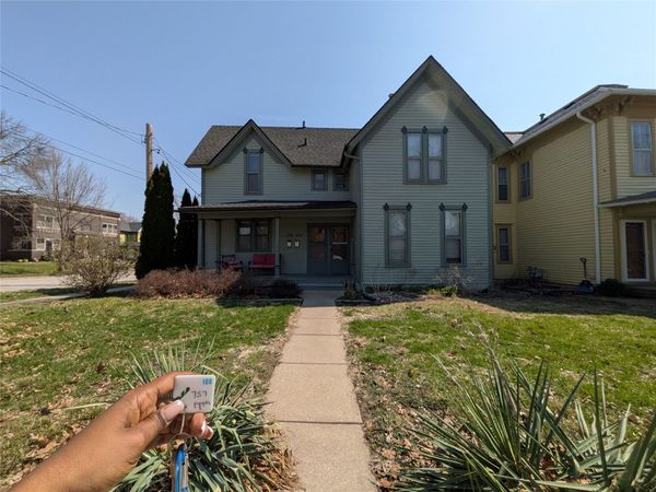 757 17th Street , Des Moines, IA 50314