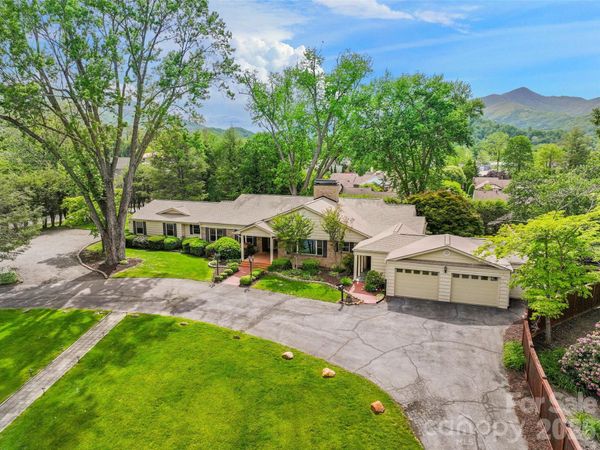 142 Country Club Drive , Waynesville, NC 28786