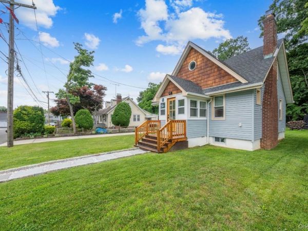 8 Rosewood Avenue , Amityville, NY 11701