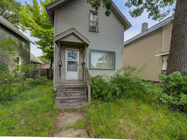 633 Eighth E, Traverse City, MI 49686