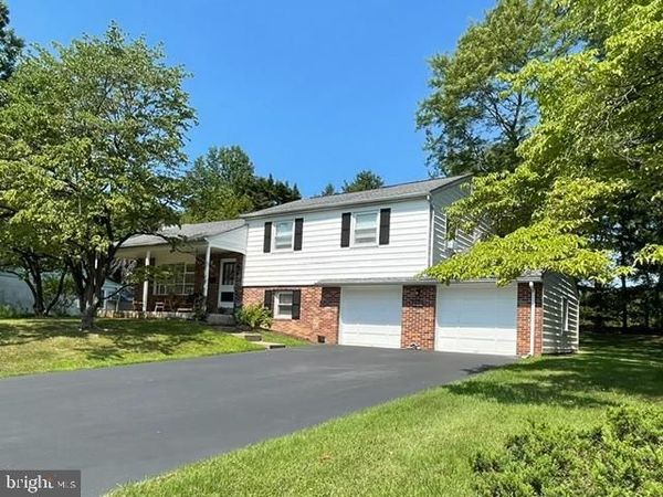 622 KNOLL DRIVE, LANSDALE, PA 19446