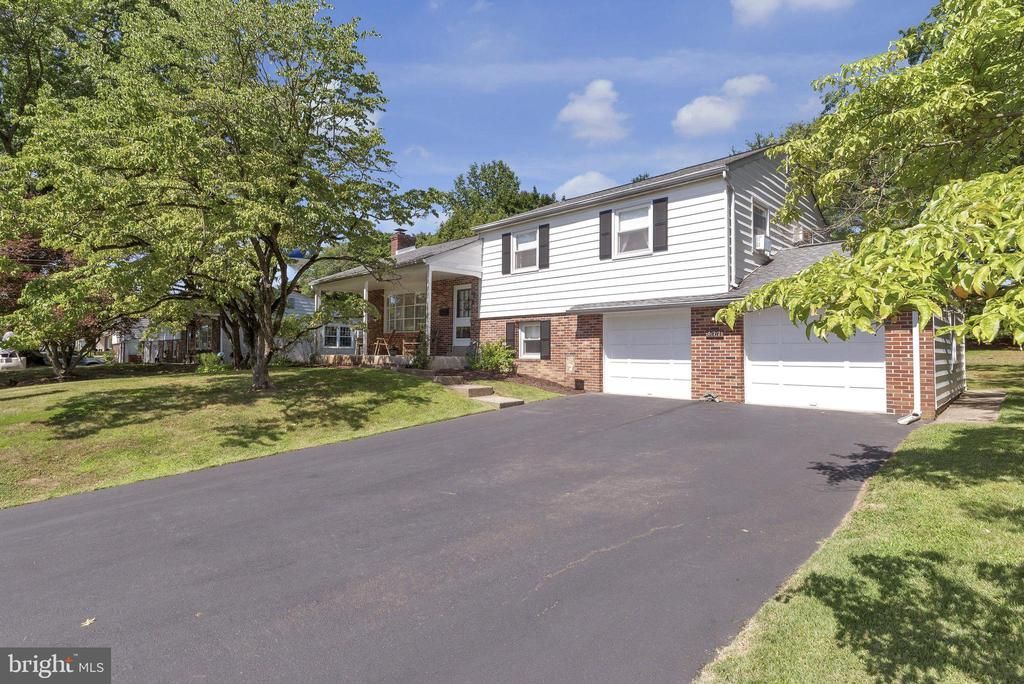 622 KNOLL DRIVE, LANSDALE, PA 19446