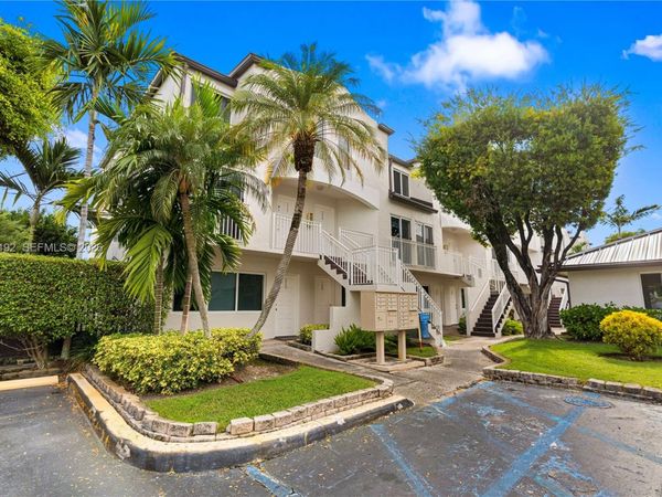 8585 NW 6th Ln , Unit 9-208, Miami, FL 33126