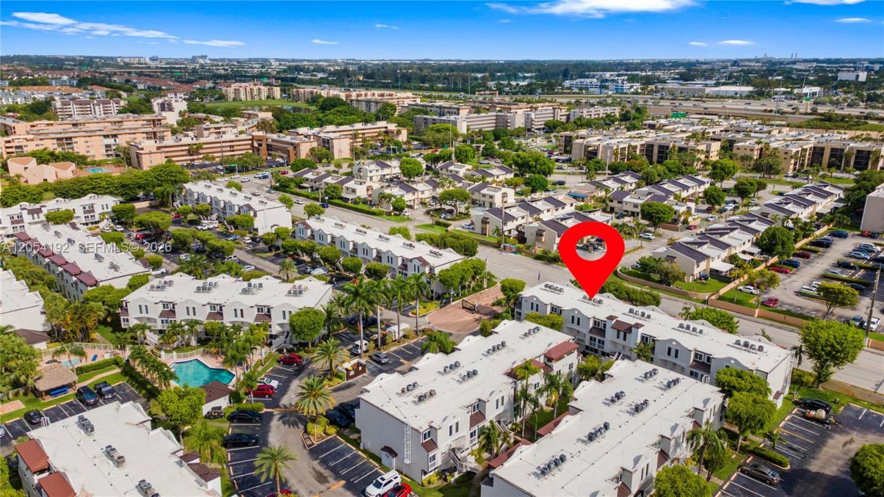 8585 NW 6th Ln , Unit 9-208, Miami, FL 33126 Photo