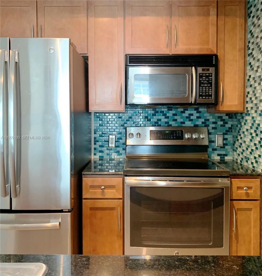 2000 N Bayshore Dr , Unit 1006, Miami, FL 33137 Photo