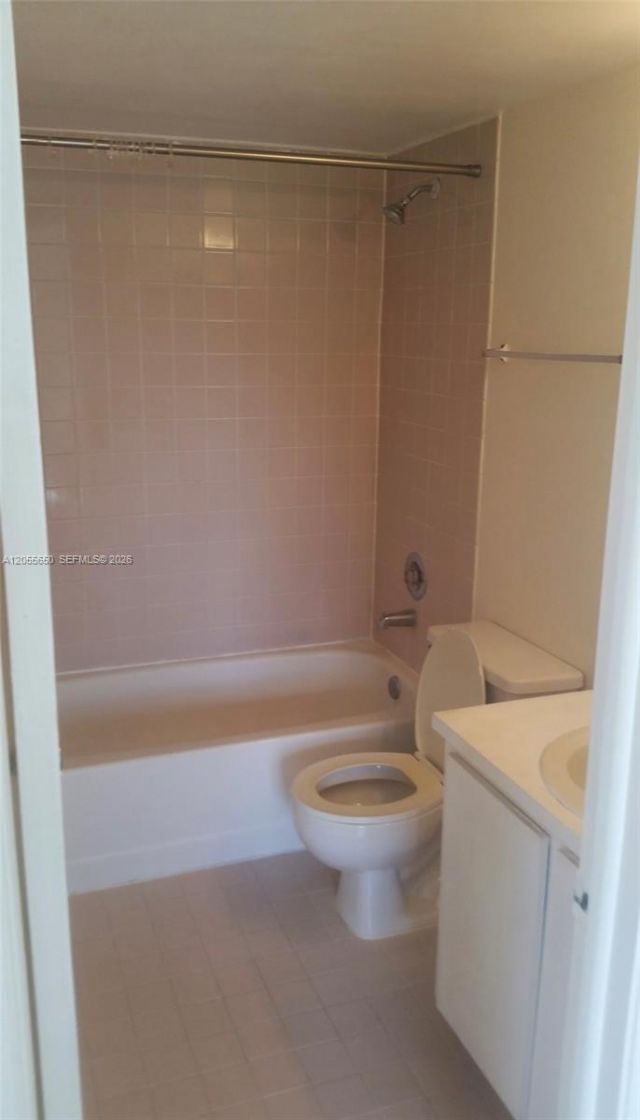 8260 SW 210th St , Unit 309, Cutler Bay, FL 33189 Photo