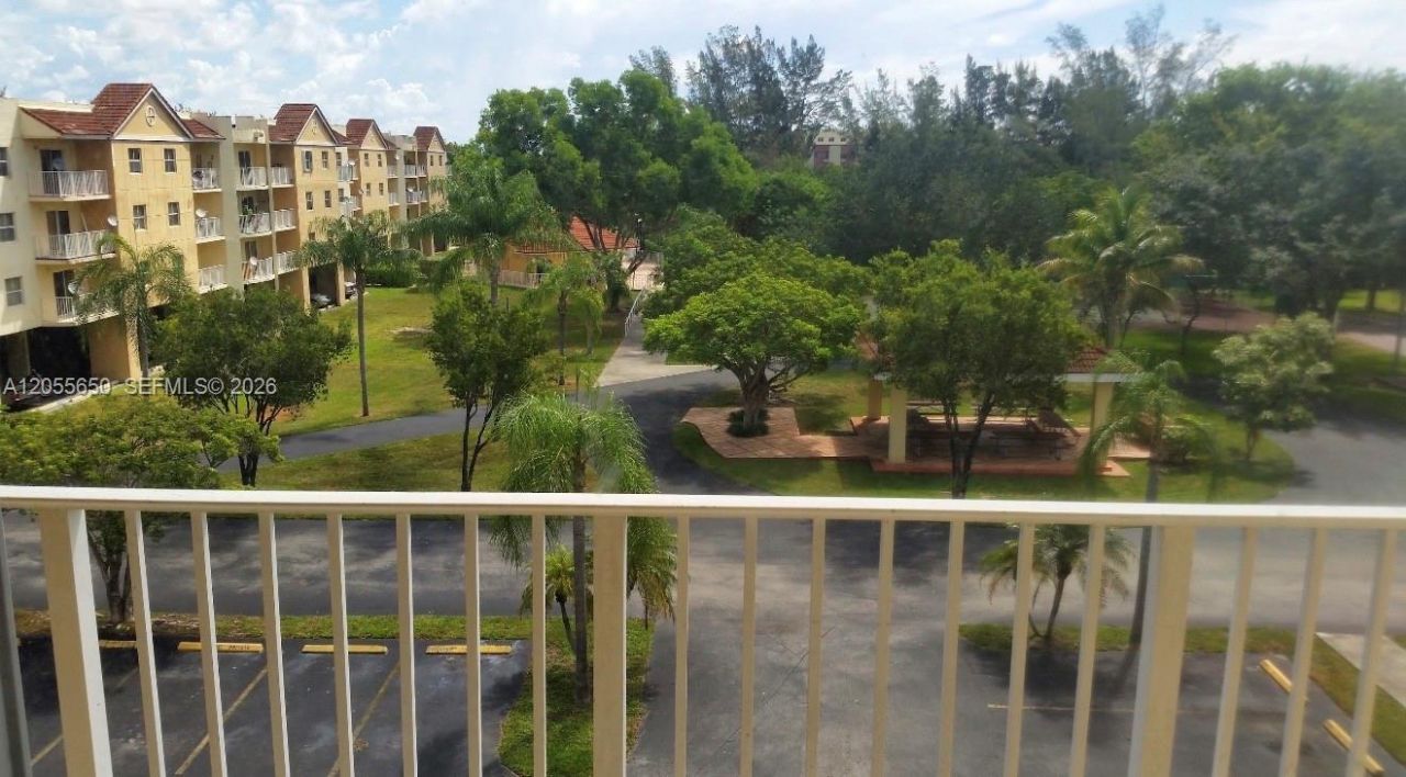 8260 SW 210th St , Unit 309, Cutler Bay, FL 33189 Photo