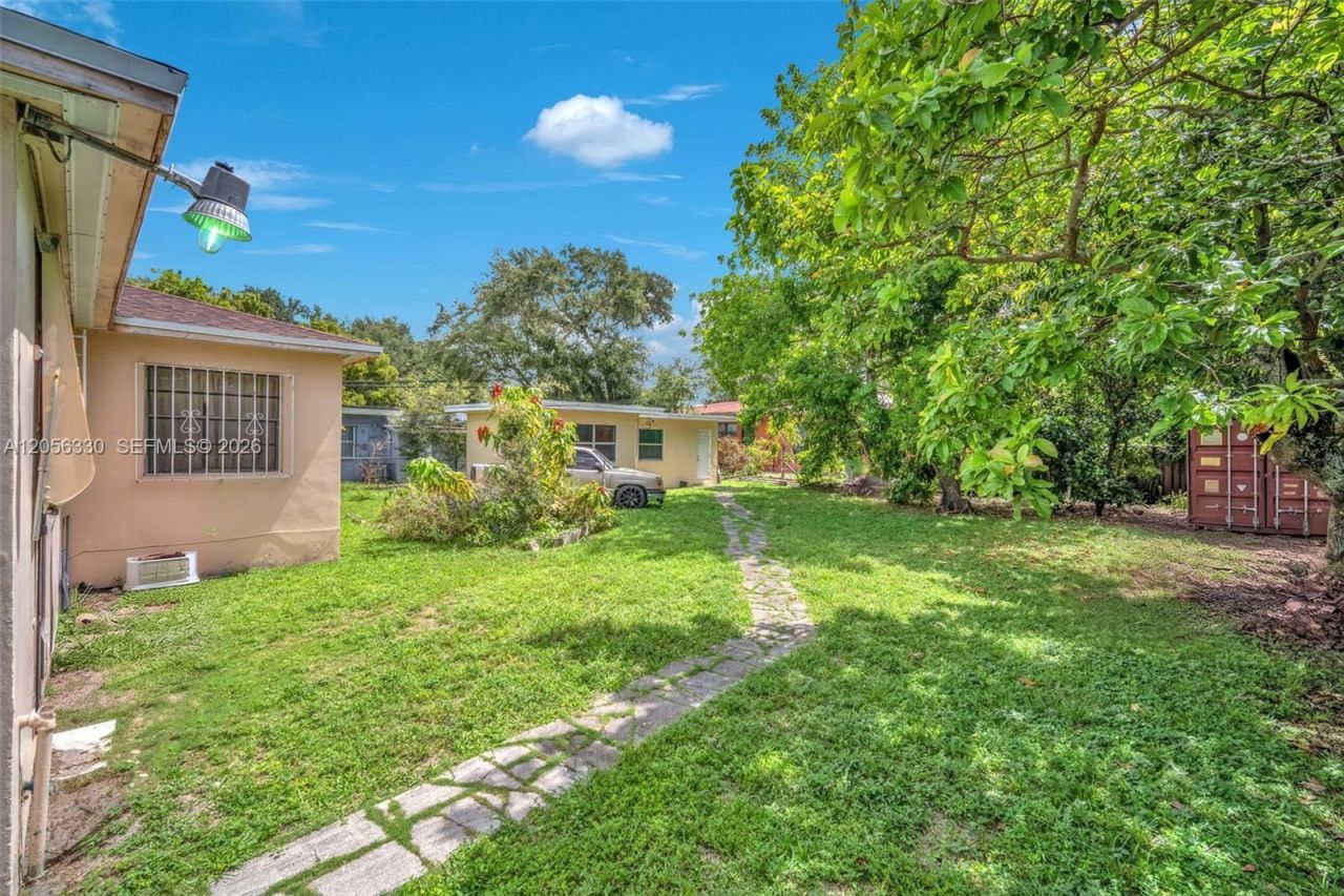 6841 NW 2nd Ct , Miami, FL 33150 Photo