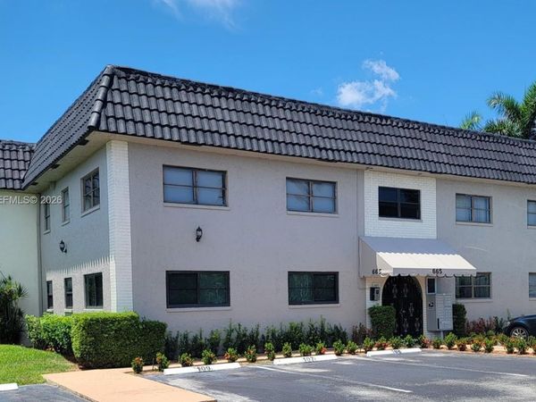 665 Enfield St , Unit B9, Boca Raton, FL 33487