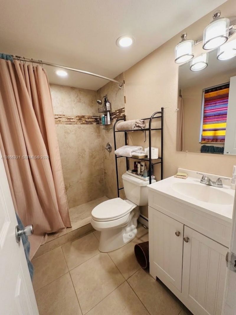 665 Enfield St, Unit B9, Boca Raton, FL 33487 Photo