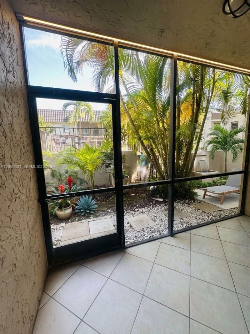 665 Enfield St, Unit B9, Boca Raton, FL 33487 Photo