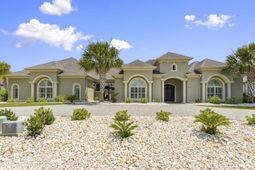 909 Bluffview Dr. photo 4