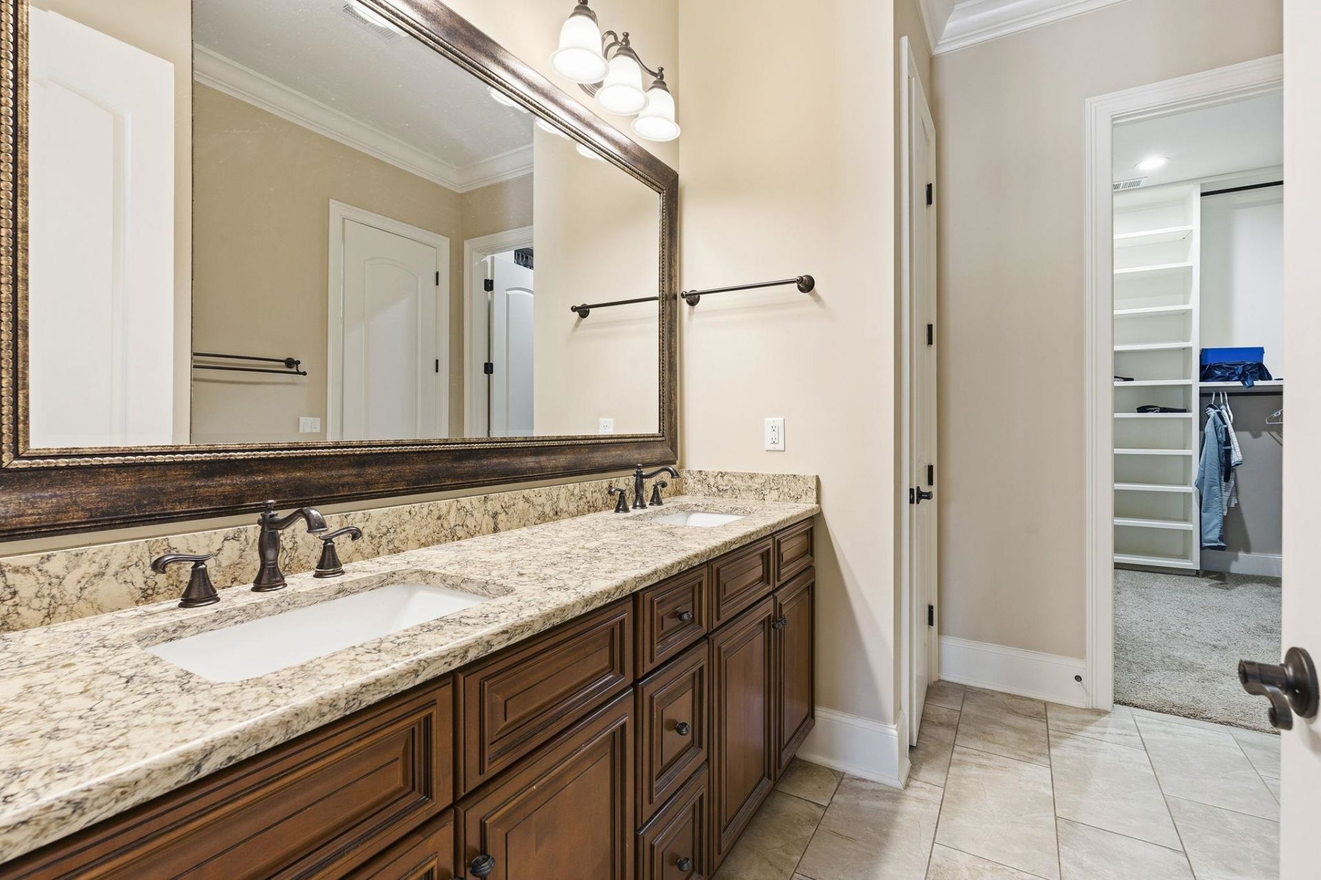909 Bluffview Dr. Photo 27