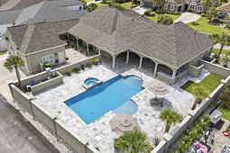 909 Bluffview Dr. photo 4