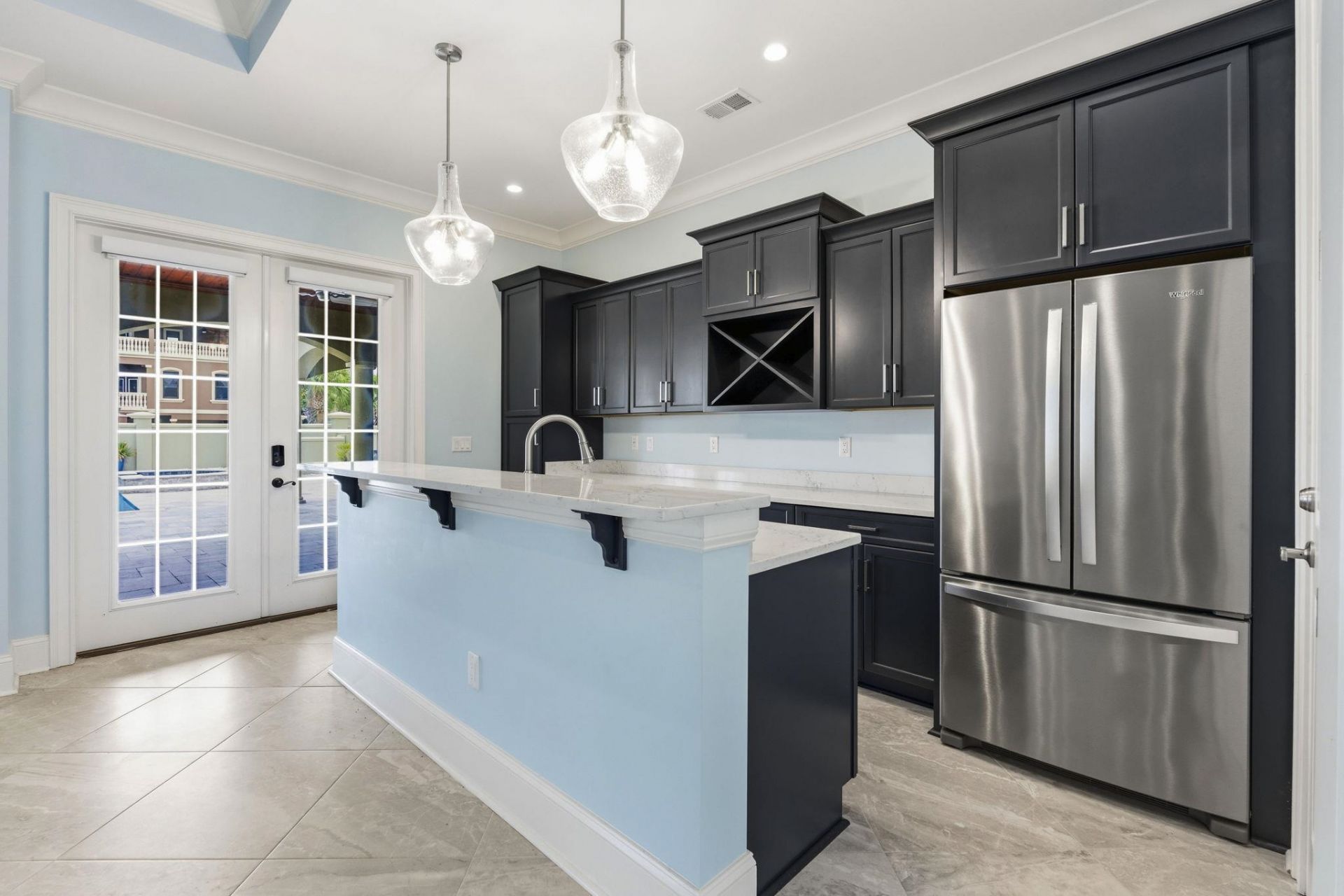 909 Bluffview Dr. Photo 42