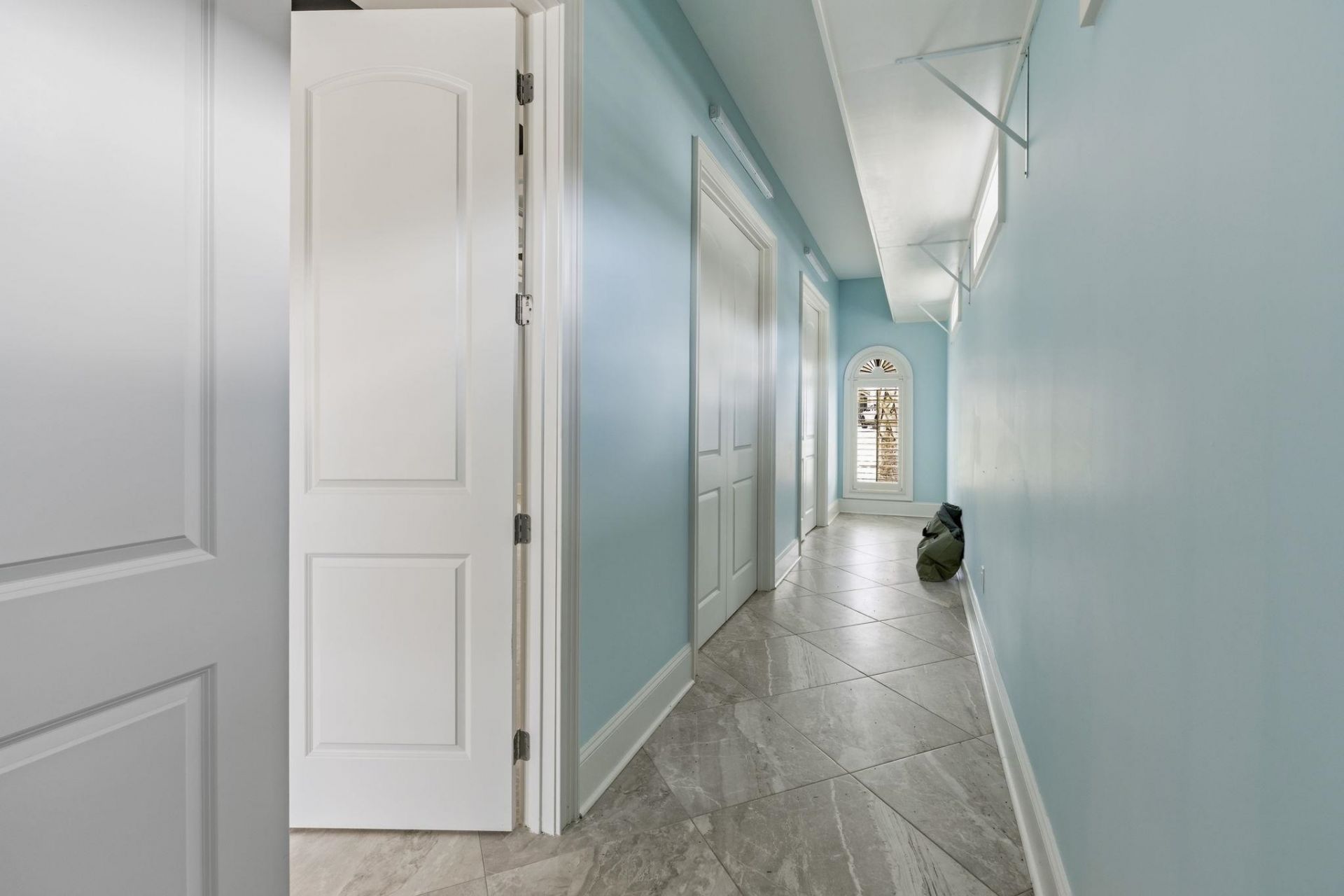 909 Bluffview Dr. Photo 45