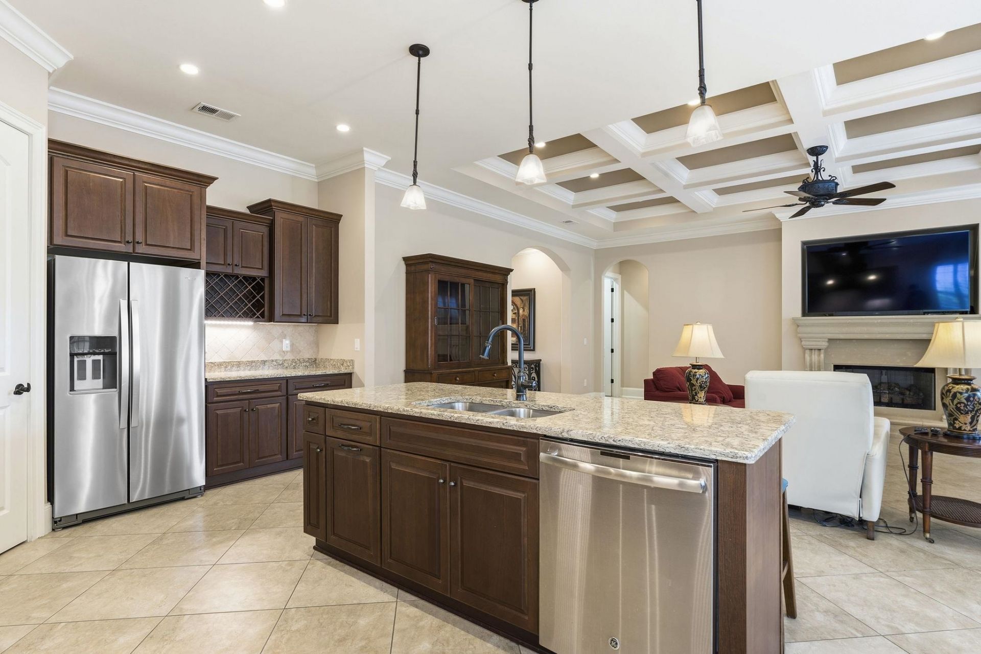 909 Bluffview Dr. Photo 5