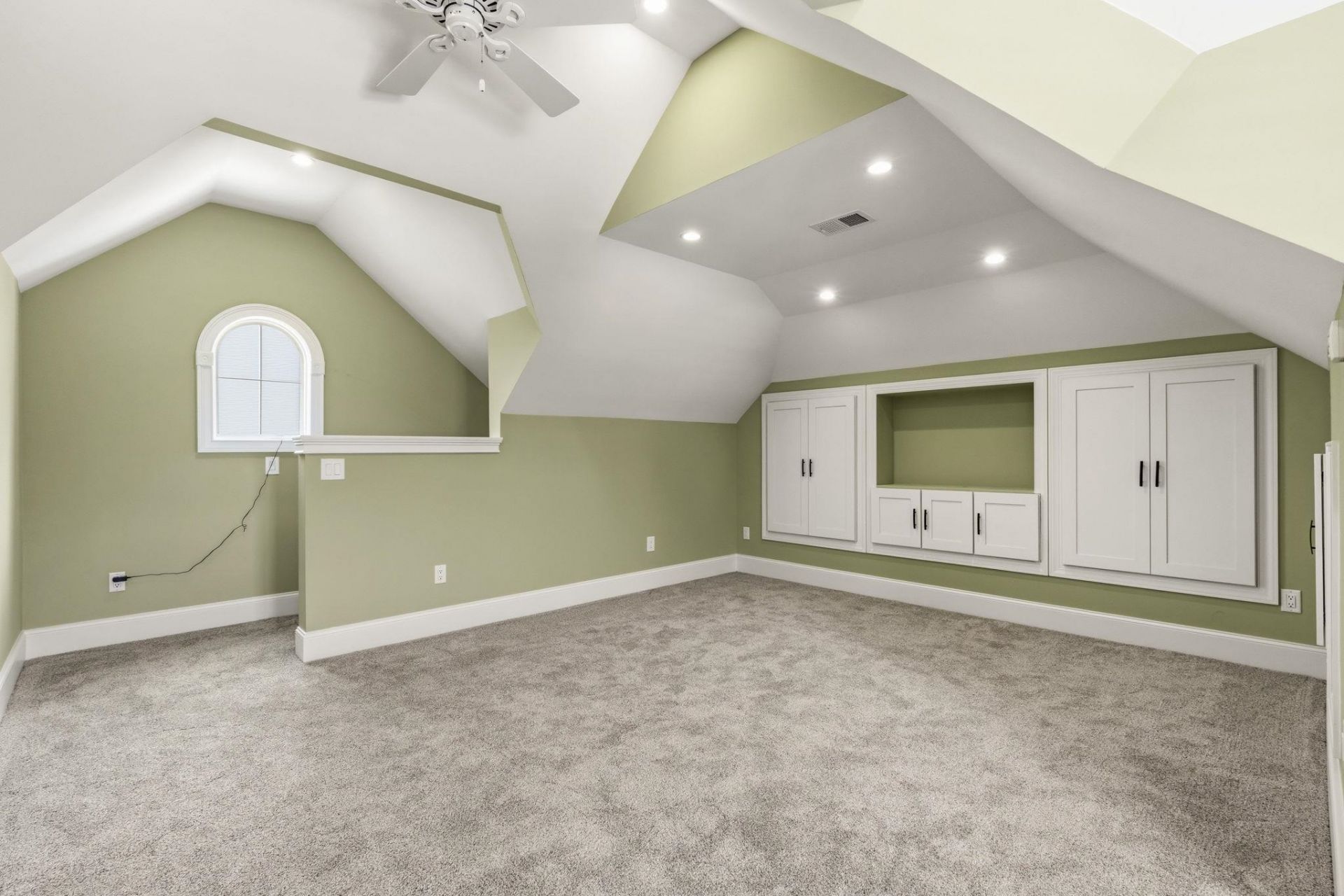 909 Bluffview Dr. Photo 58