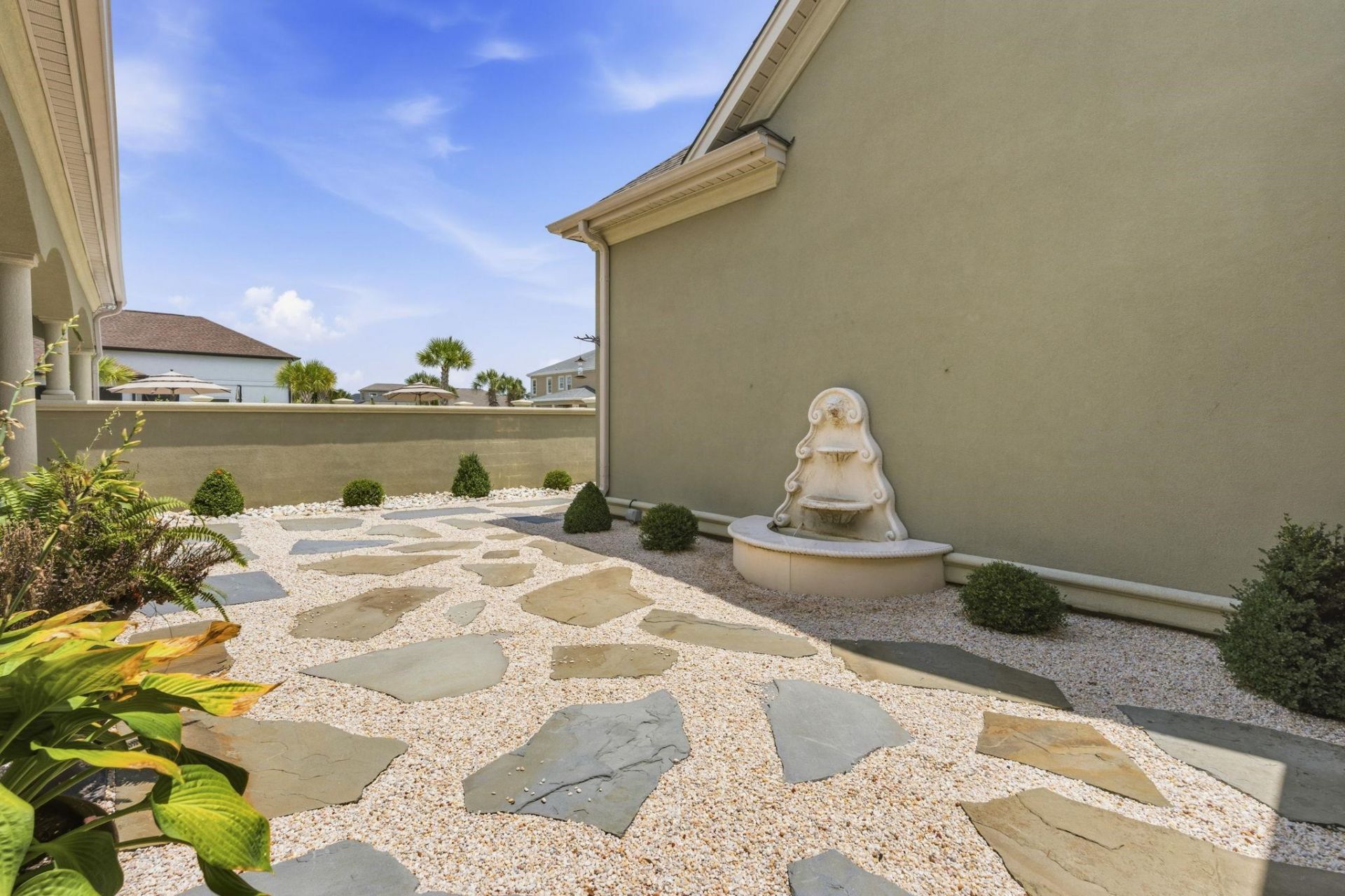 909 Bluffview Dr. Photo 60