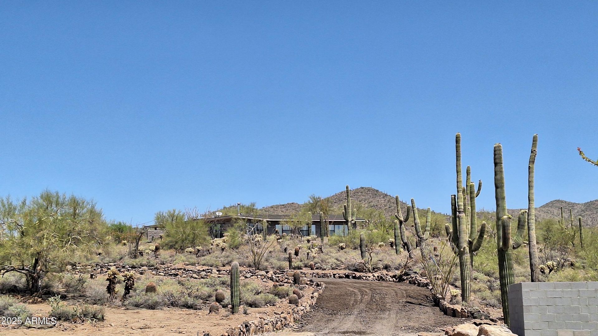 49636 N 15TH Avenue, New River, AZ 85087