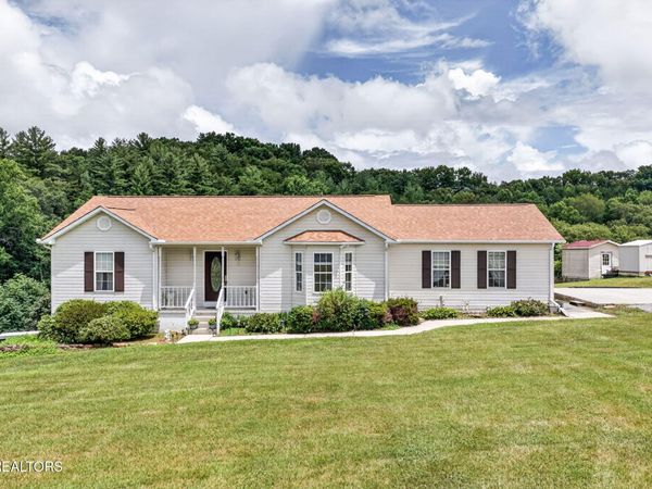 3099 Highway 68 , Crossville, TN 38555