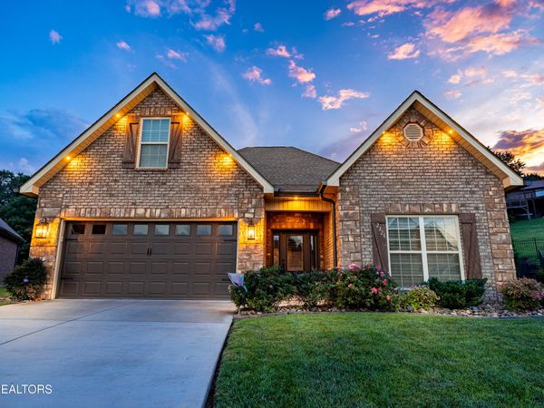 2326 Torrey Pines Drive, Maryville, TN 37801