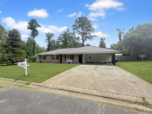 1203 Rice , DeRidder, LA 70634
