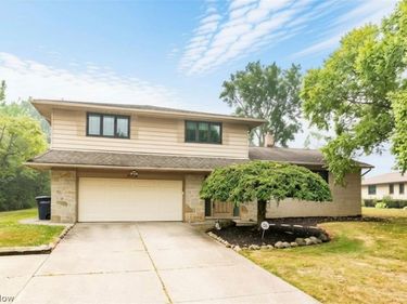 25150 Cardington Drive, Beachwood, OH 44122