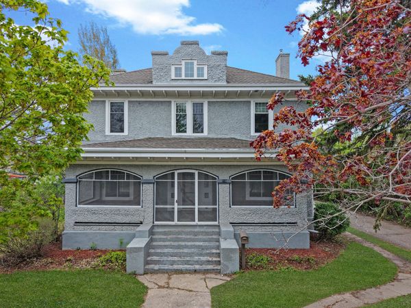 716 N Broadway , Crookston, MN 56716