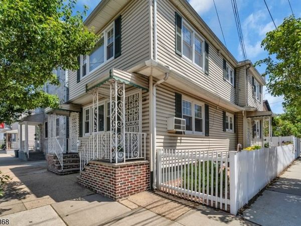 116 1St St, Harrison, NJ 07029