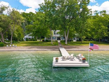 1073 E Lake Road, Dundee, NY 14837