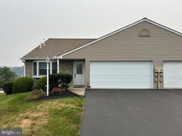2475 PIN OAK DRIVE, Unit 64, YORK, PA 17406