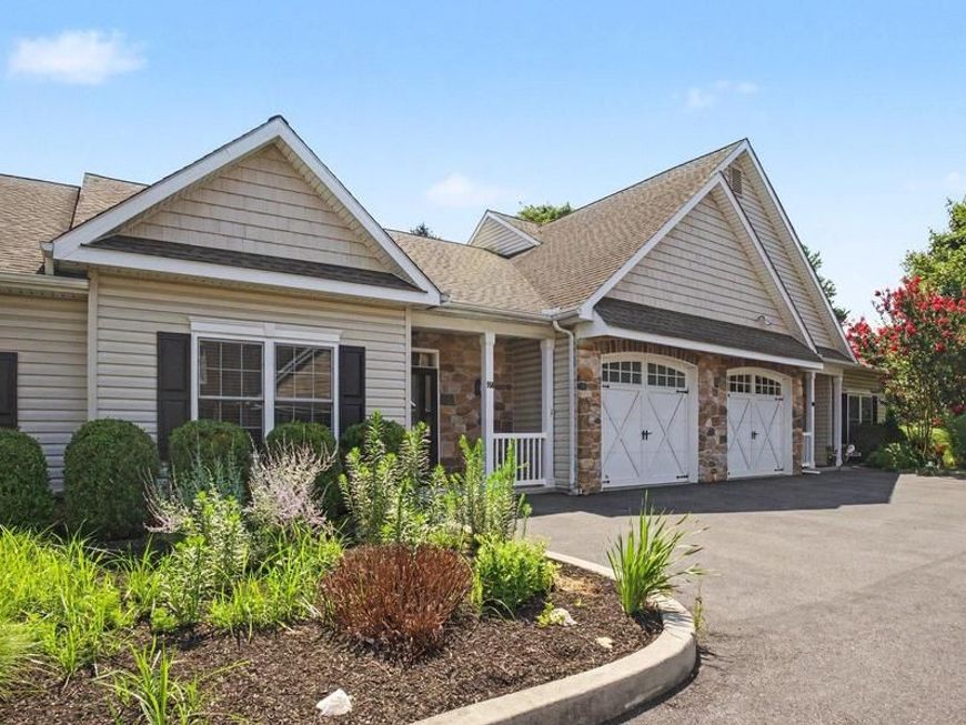 958 Elm Avenue , Lancaster, PA 17603 Main Photo
