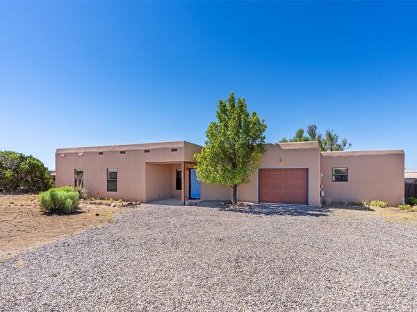 41 Herrada Road , Santa Fe, NM 87508