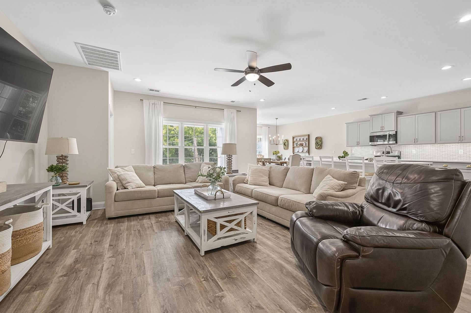 420 Retriever Ct.  Photo 4