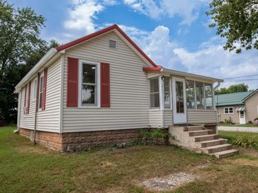411 N Franklin Street, Mentone, IN 46539
