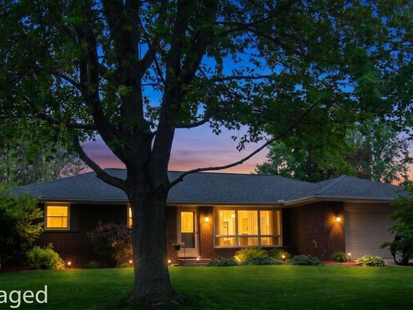 1104 N Hiawatha Drive, Syracuse, IN 46567